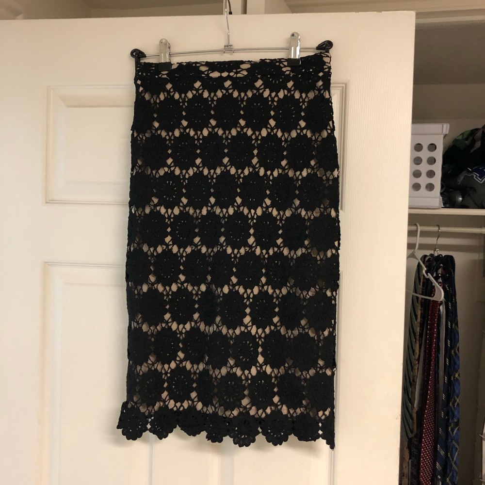 🌟5/$25!🌟 NWOT Mikarose Floral Lace Pencil Skirt